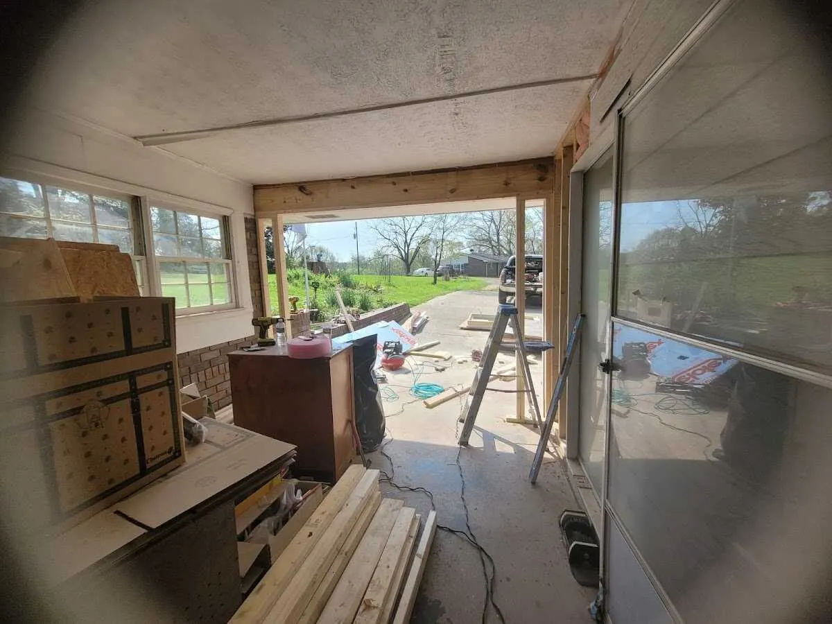 Air movers and dehumidifier for Drying & Dehumidification in Baldwinsville